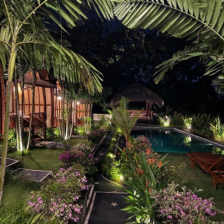 Uluwatu Sunrise Hotel Ungasan Buitenkant foto