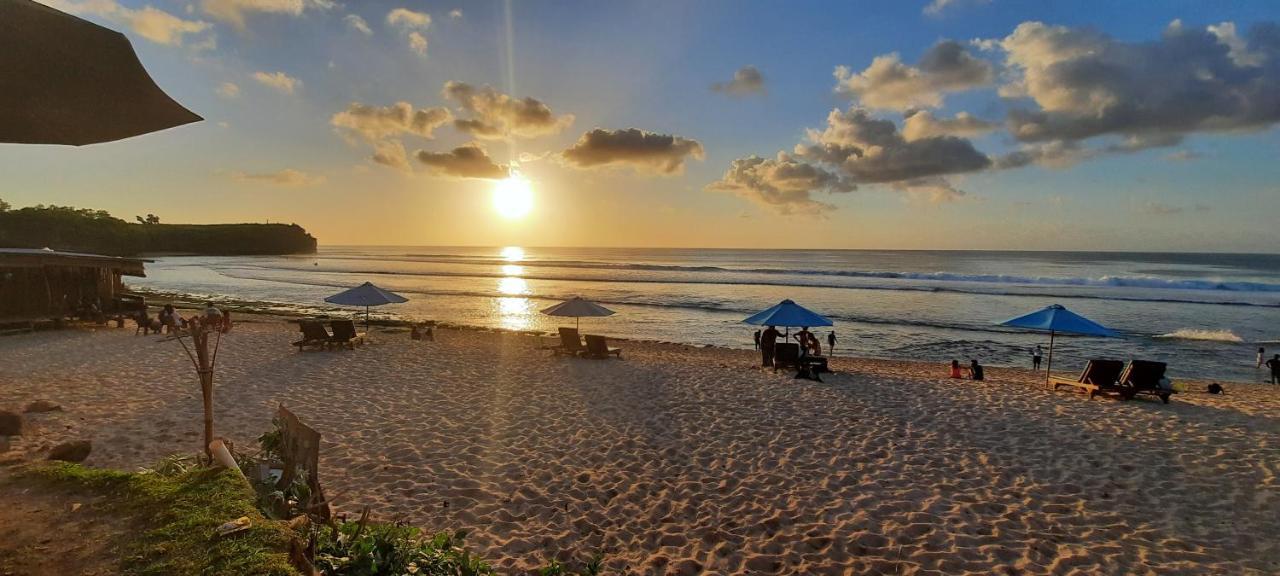Uluwatu Sunrise Hotel Ungasan Buitenkant foto